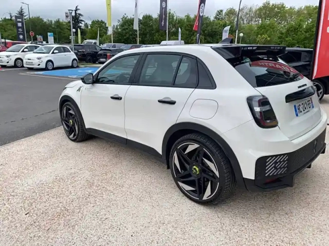 Abarth 600 e 240 ch — photo 12