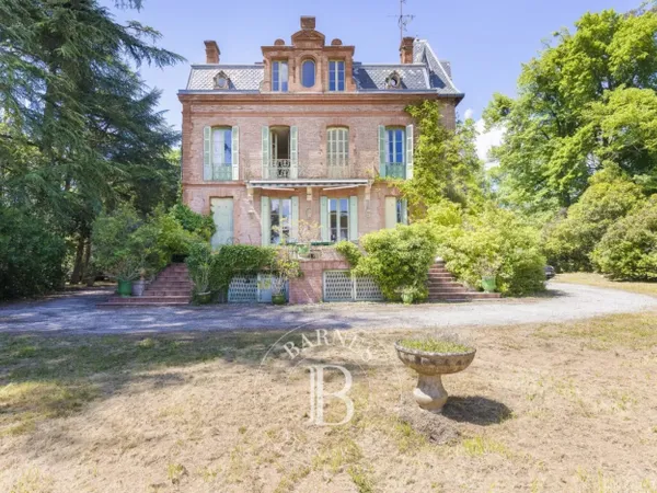 ROUFFIAC-TOLOSAN MAISON DE MAITRE DE 425 M2 SUR PARC ARBORÉ