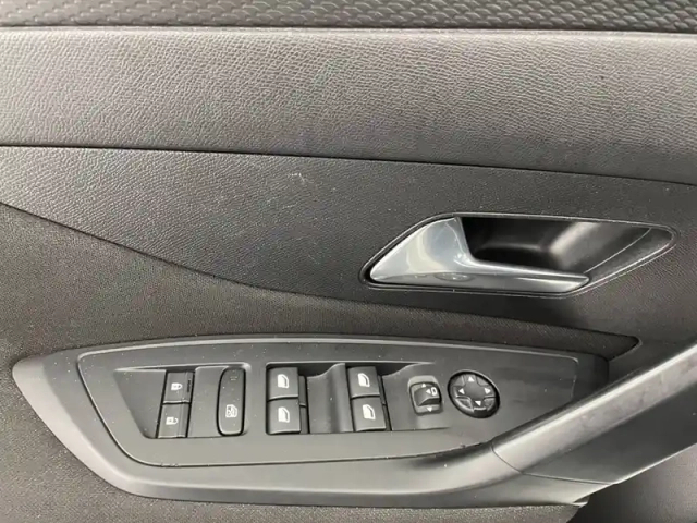 Peugeot 308 phev 180 e-eat8 — photo 32