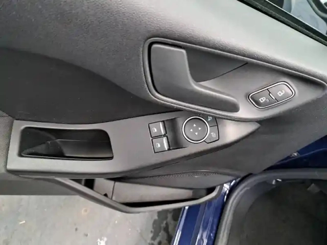 Ford Fiesta 1.1 75 ch bvm5 — photo 31