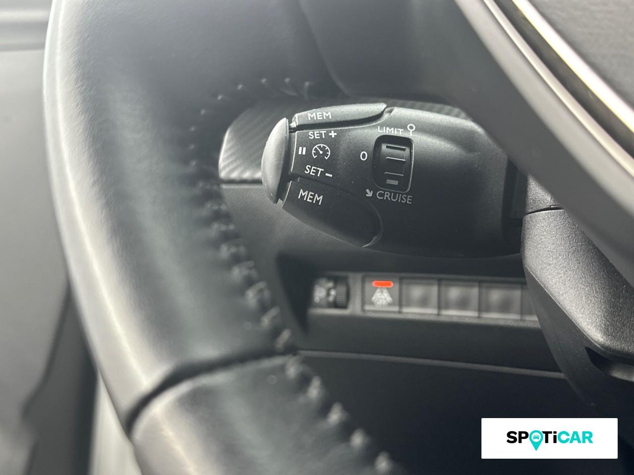 Peugeot 2008 1.2 puretech 100ch s&s active pack — photo 17