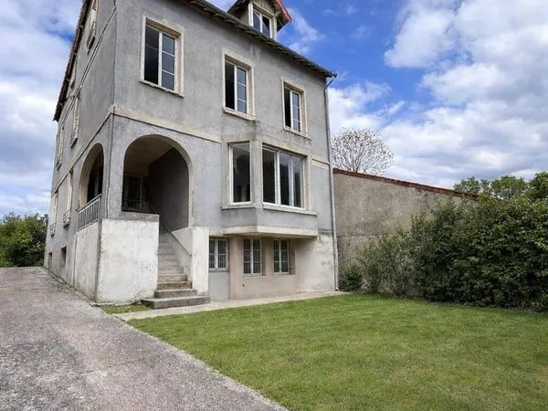 Maison 12 pièces 380 m²