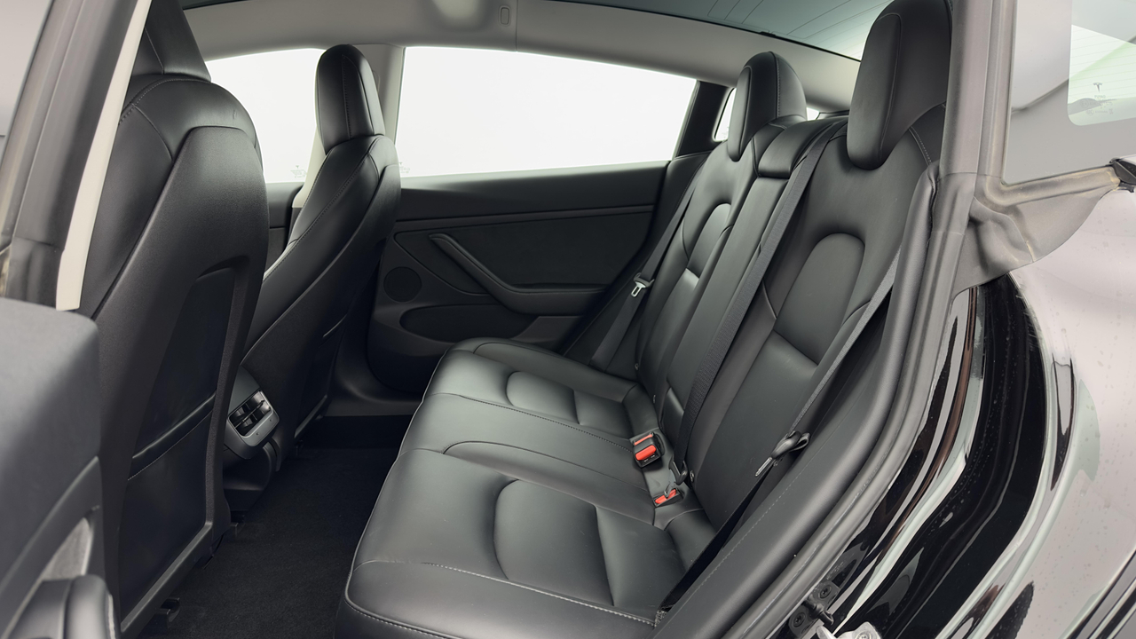 Tesla MODEL 3 RWD — photo 29