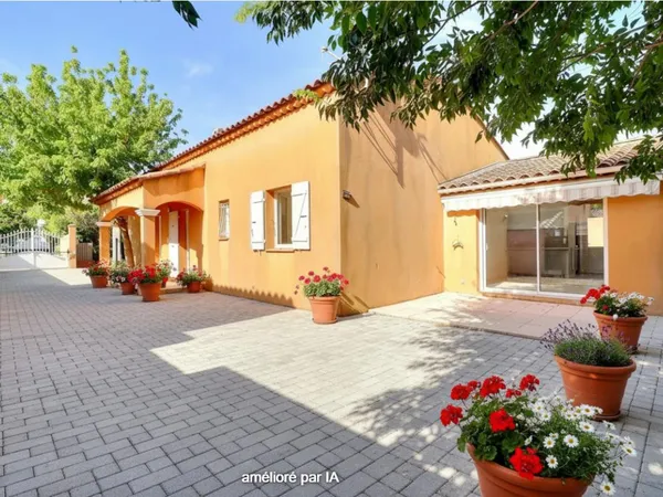 Maison Le Beausset 6 pièce(s) 136 m2 avec studio