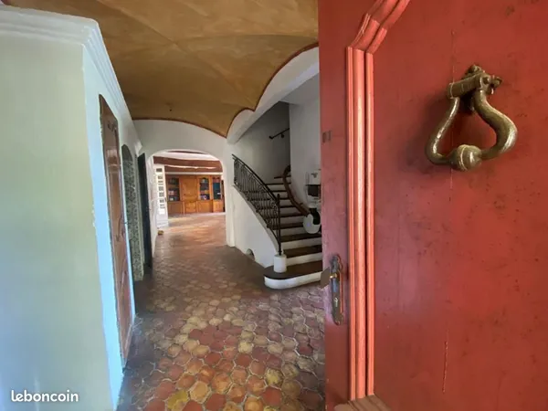 Maison 9 pièces 399 m²