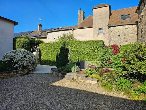 Maison 8 pièces 220 m²