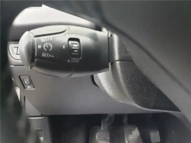 Peugeot 208 puretech 82ch s&amp;s bvm5 — photo 16