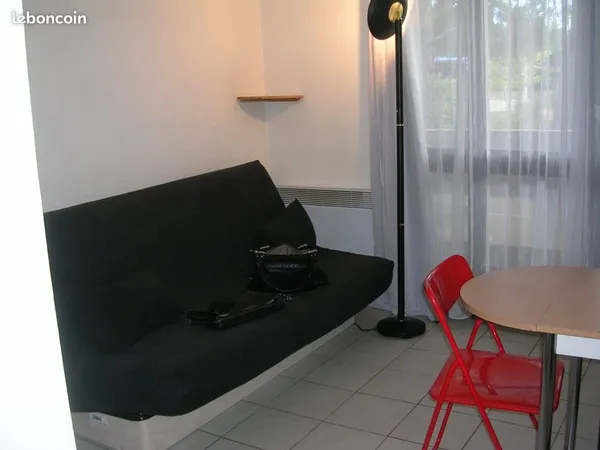 T2 vide, 41 m2, Marseille-St Charles (1er),