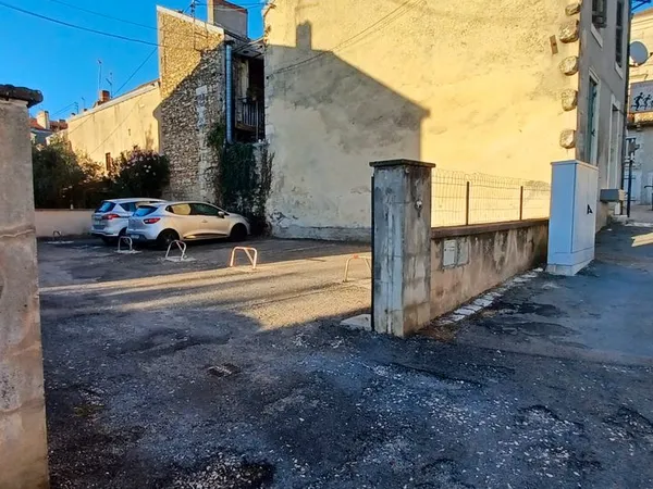 Parking face à la Gare de Périgueux