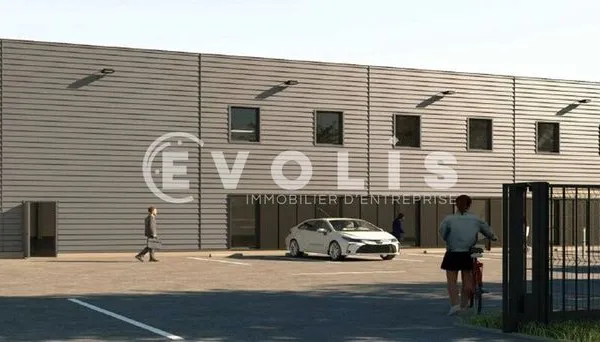 Local d'activité 911 m²
