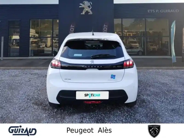 Peugeot 208 puretech 100 s&amp;s bvm6 — photo 27