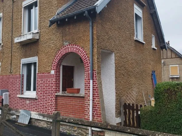 REVIN 08, Location maison de ville mitoyenne