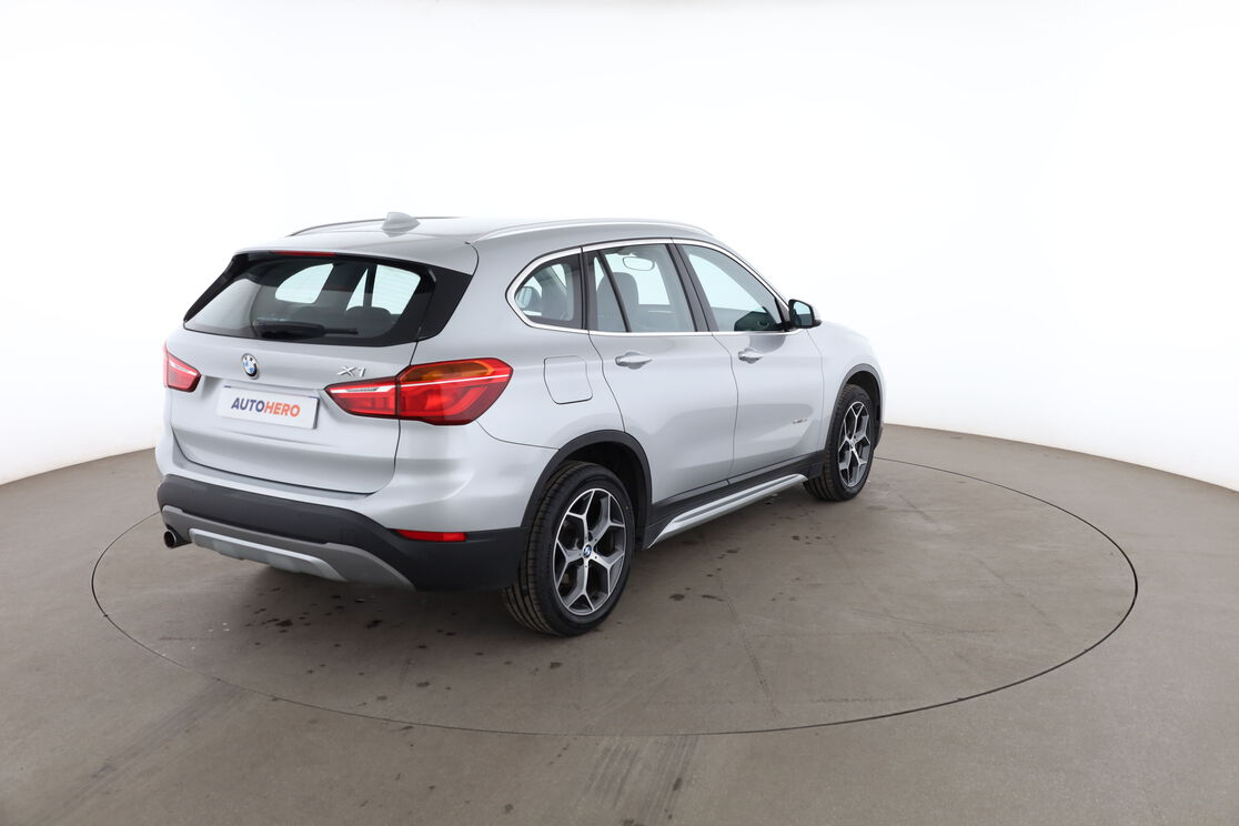 BMW X1 sDrive18d xLine — photo 5