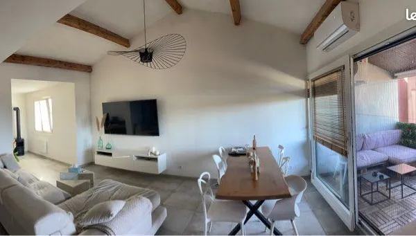 Appartement 77 m² rénové - 2 chambres - 2 garages - Balcon