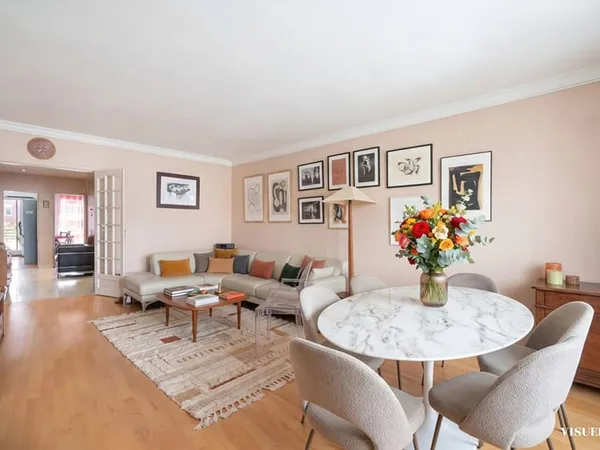 Appartement traversant avec balcons
