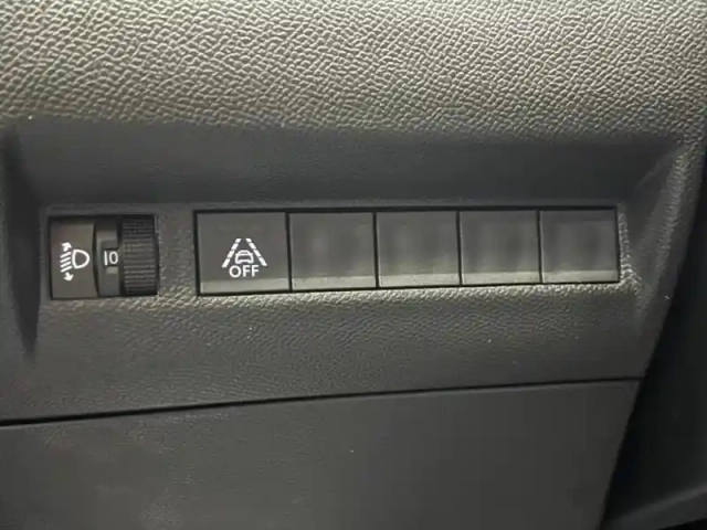 Peugeot 208 1.2 puretech 75ch s&amp;s active — photo 10