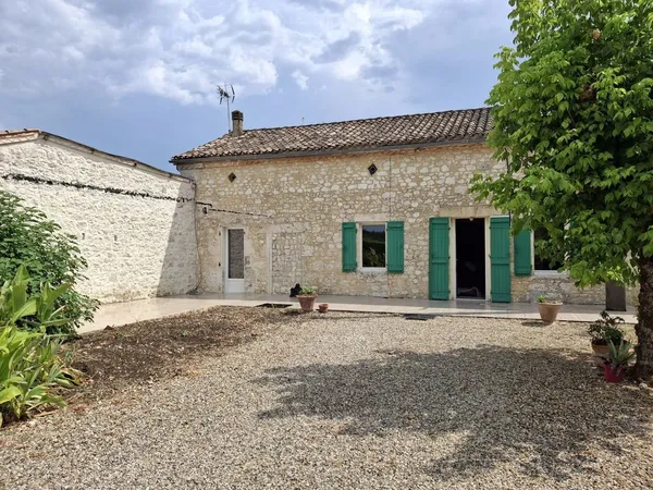 Maison en pierre à deux pas du centre ville