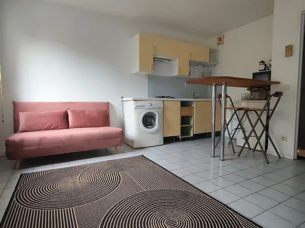 Particulier loue T1meublé 33 m²