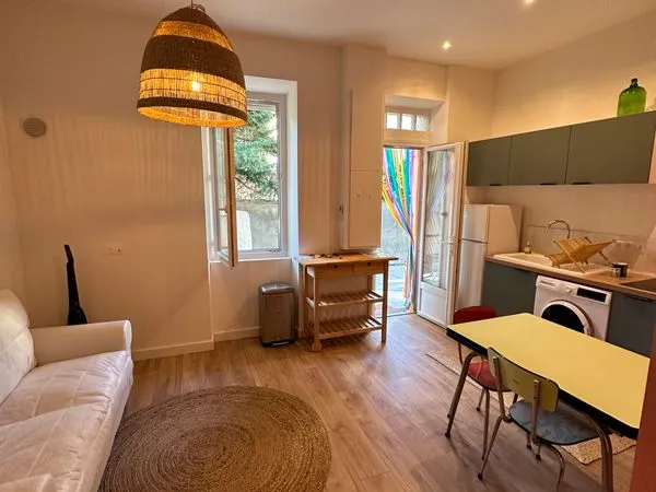 STUDIO 28 m² RÉNOVÉ - SAINT-VICTOR / ENDouME - 169 000