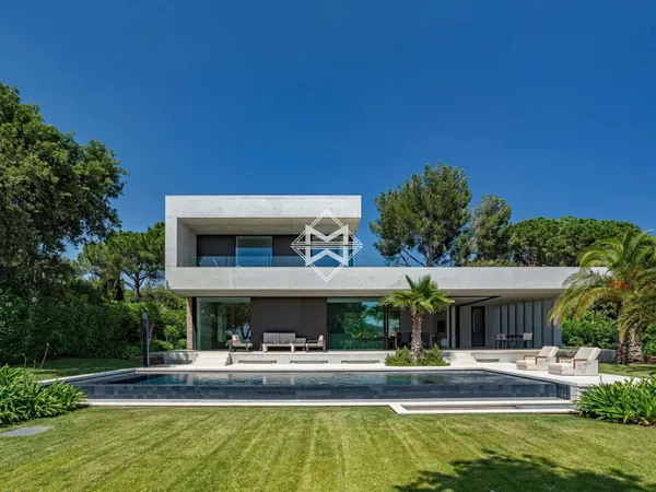 Villa 7 pièces 260 m²