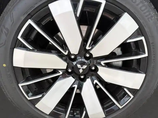 Mitsubishi Outlander 2.4 mivec phev 306 4wd instyle — photo 12
