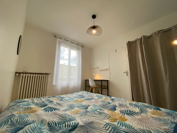 Propose colocation chambre meublée maison 110m² proche ligne 14