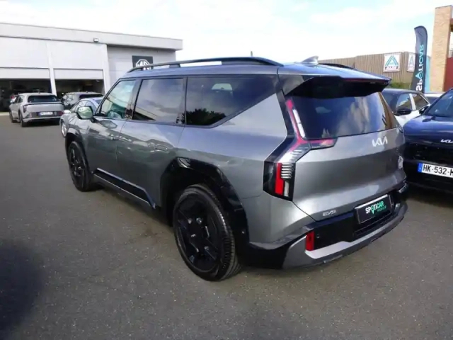 Kia Ev9 385ch 99,8kwh gt-line business 4wd — photo 7