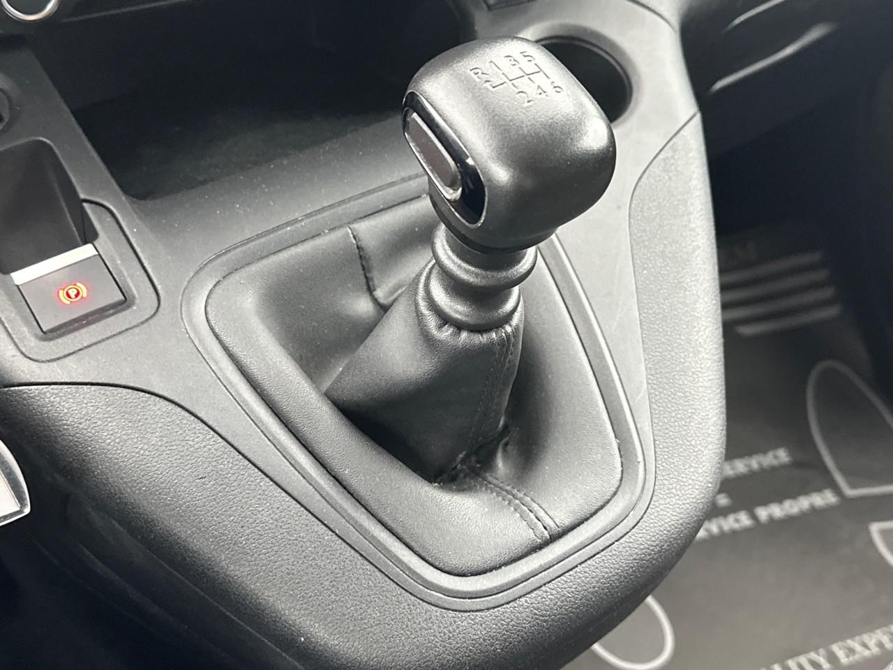 Peugeot Partner fourgon long 950 kg bluehdi 100 s&s bvm6 asphalt — photo 30