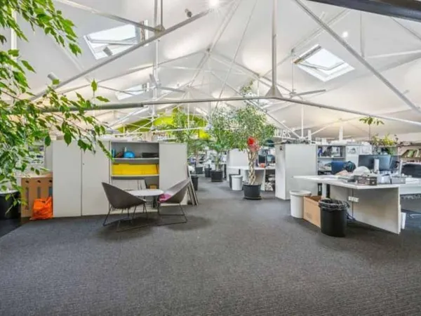 Bureau 580 m²