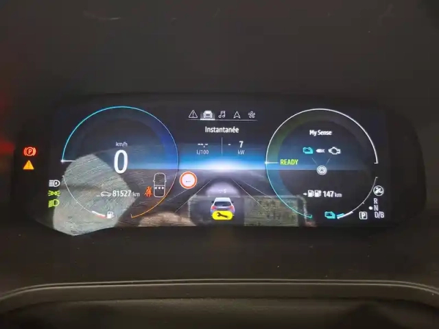 Renault Captur e-tech plug-in 160 — photo 37