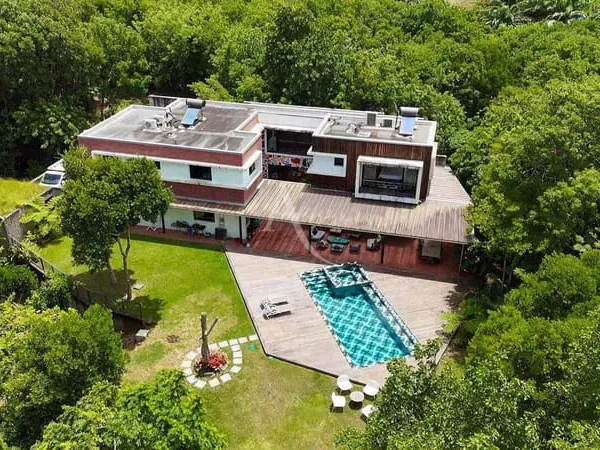 Maison 9 pièces 395 m²