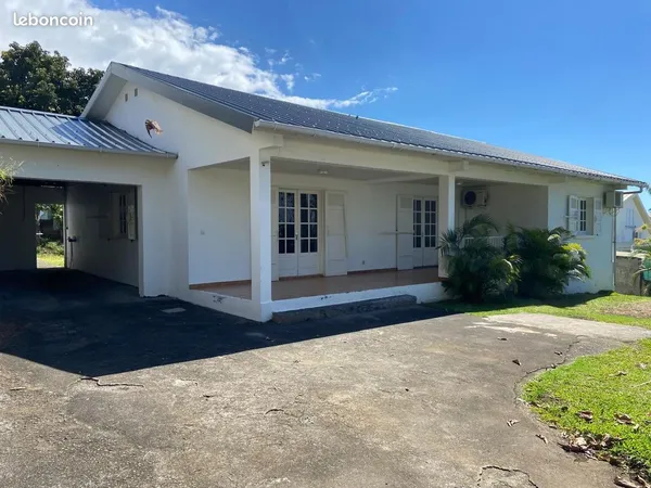 À VENDRE A STE MARIE GRANDE MONTEE- Maison individuelle F5 de plain-pied - 146 m² - Terrain de 598 m