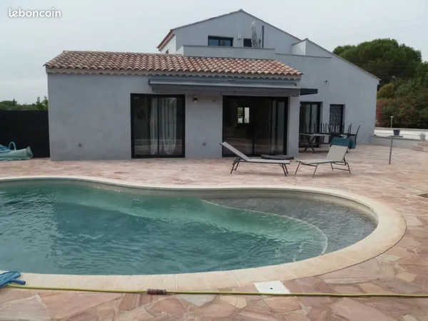 Vends maison sur 12500 m2 de terrain