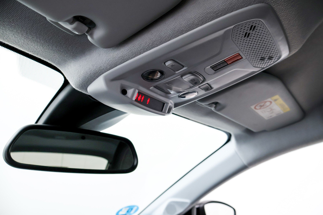 Peugeot 208 — photo 29