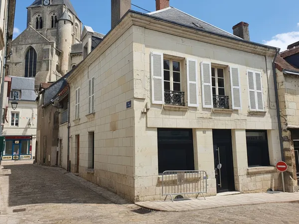 IMMEUBLE COMMERCIAL À VENDRE À SAINT AIGNAN
