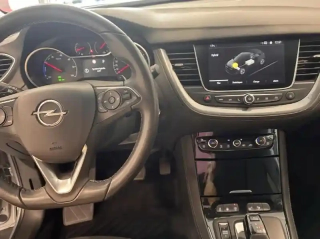 Opel Grandland 1.6 turbo 225ch hybride ultimate — photo 3