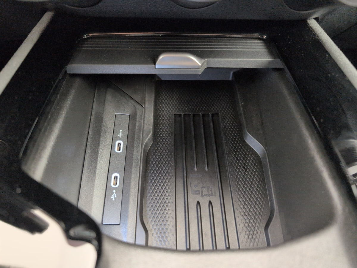 Skoda Superb Combi — photo 19