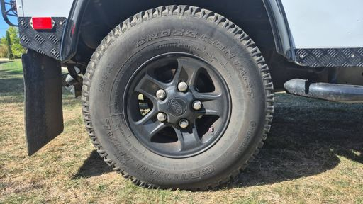 Land Rover Defender 90 2.2 TDCi 122 4WD - SE – 2012 – 134095 km – Diesel – Boîte Manuelle — photo 46
