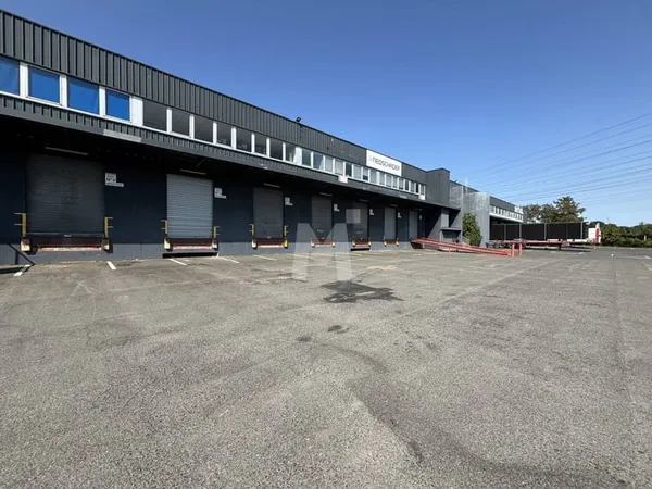 Local d'activité 3841 m²