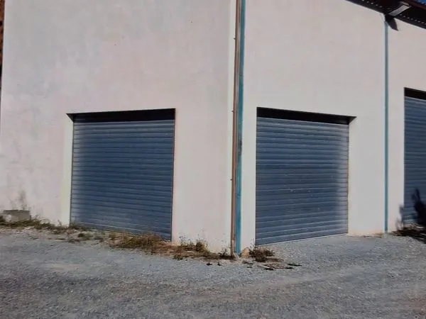 Local 120 m2 avec bonne visibilité