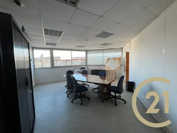 Local commercial 300 m²