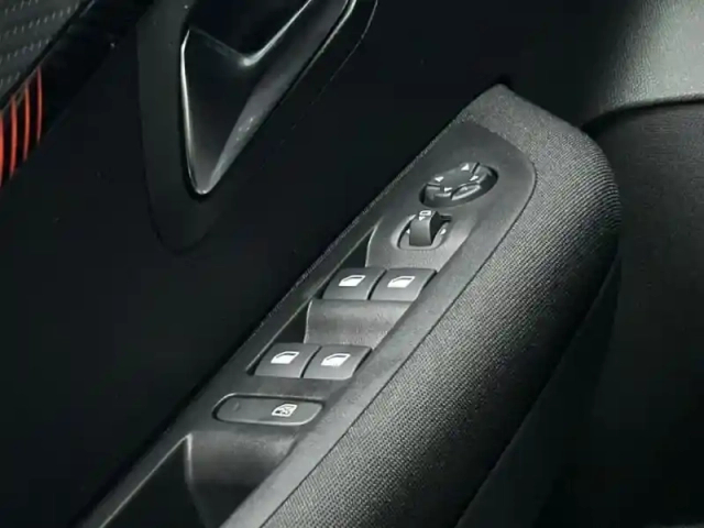Peugeot 208 1.2 puretech 100ch s&amp;s style 118g — photo 10