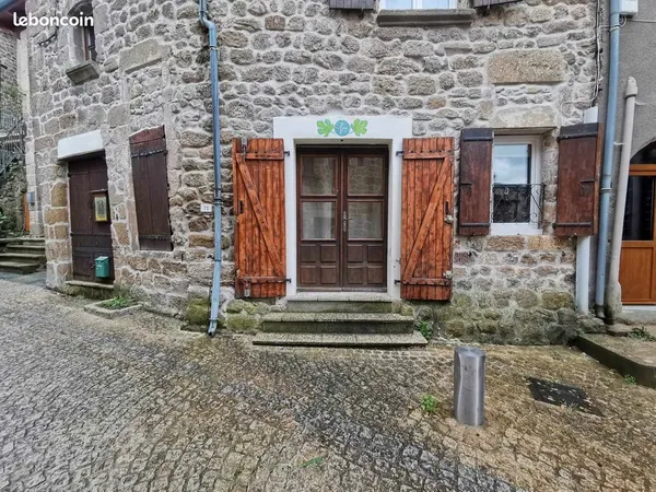 Maison de village à meyras