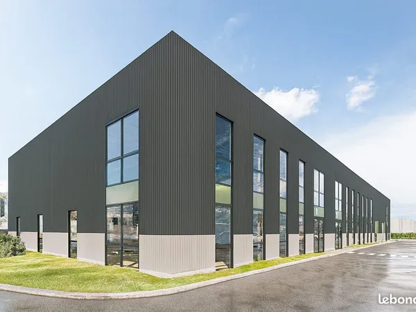 LOCAL D'ACTIVITE 1513 m² CLUSES