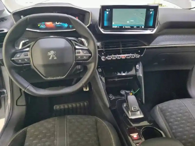 Peugeot 208 puretech 100 s&amp;s eat8 — photo 8
