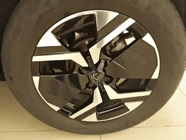 Peugeot 2008 hybrid 136 e-dcs6 — photo 35