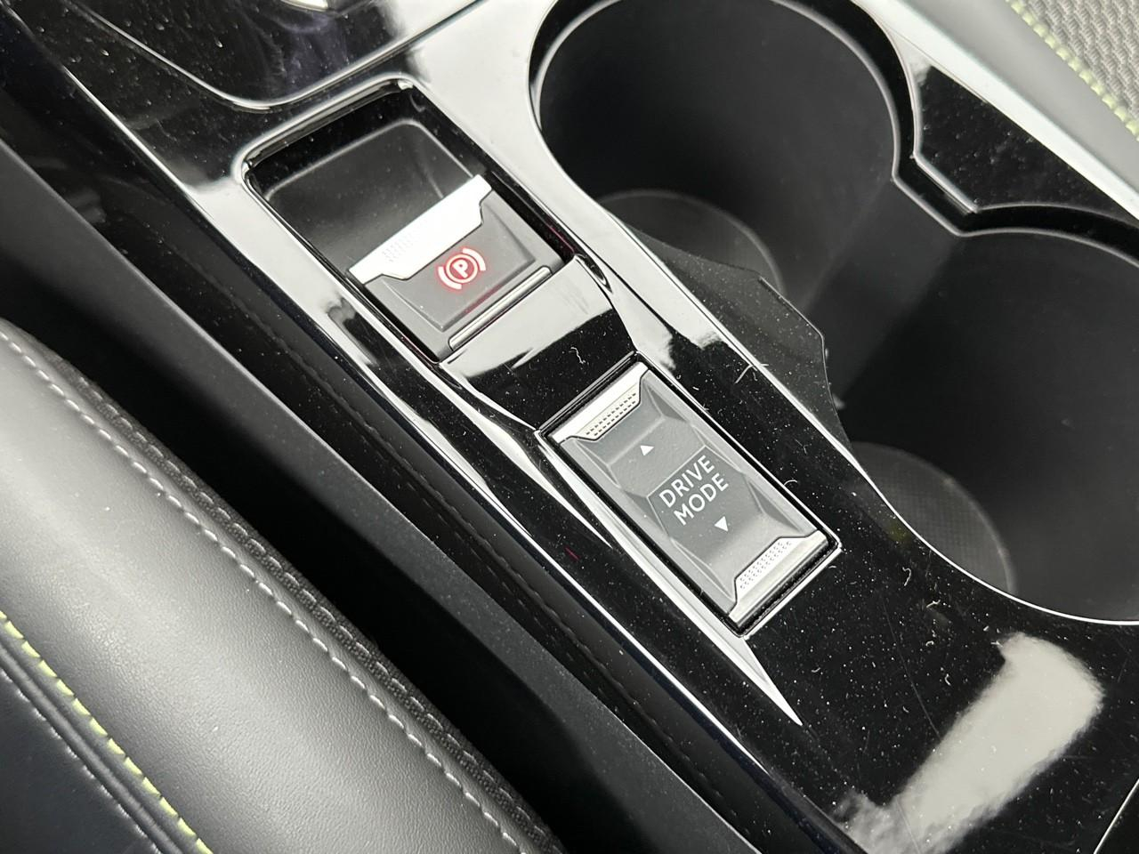 Peugeot 208 hybrid 136 e-dcs6 gt — photo 30