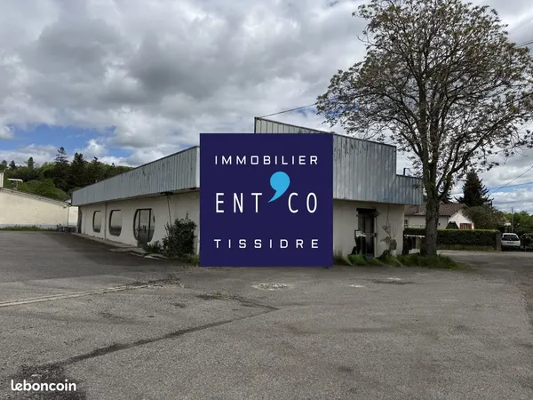 Local 381 m² Bon-Encontre