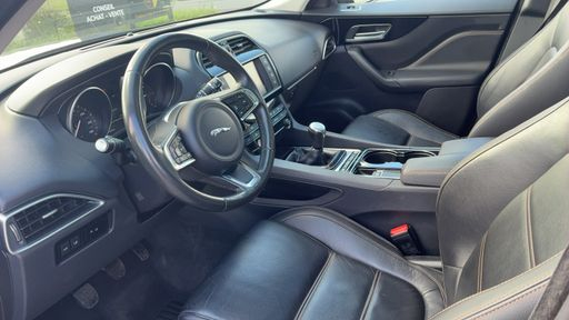 Jaguar F-Pace 2.0 D 163 2WD - Prestige – 2018 – 120482 km – Diesel – Boîte Manuelle — photo 41
