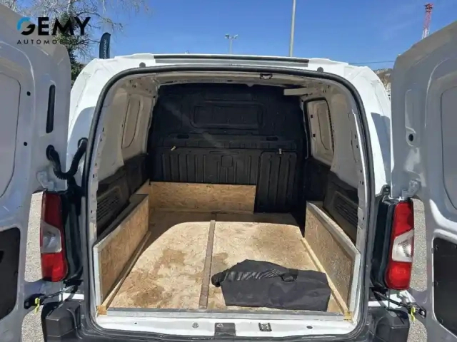 Peugeot Partner fourgon standard 650 kg bluehdi 130 s&amp;s eat8 — photo 6